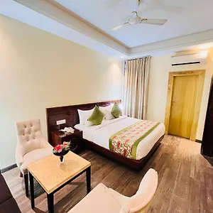 Banz Near Indira Gandhi Airport Delhi **** New Delhi